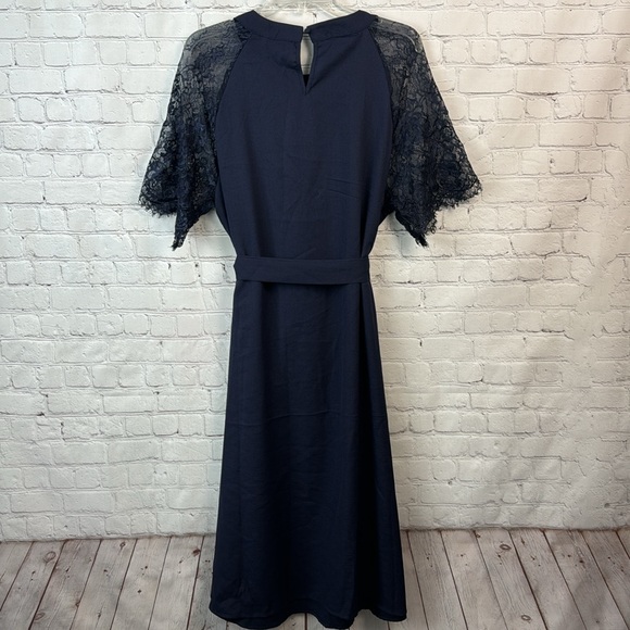 BloomChic Navy Keyhole Lace Sleeve Belted Pocket Dress Size 12 Large - Picture 7 of 7